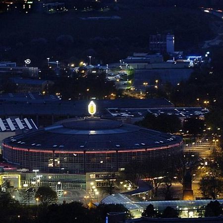 Schoene Grosse Wohnung 2 Schlafzimmer Bis 6 Pax Naehe Stadion Signal Iduna Dortmund Extérieur photo