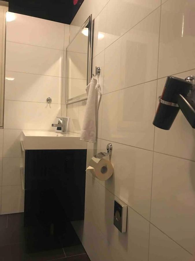 Schoene Grosse Wohnung 2 Schlafzimmer Bis 6 Pax Naehe Stadion Signal Iduna Dortmund Extérieur photo
