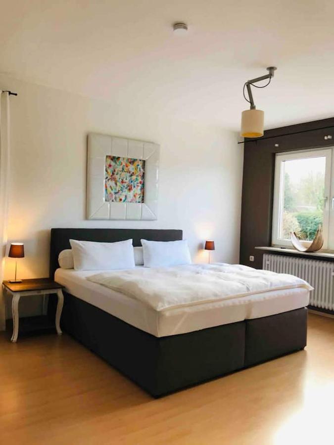 Schoene Grosse Wohnung 2 Schlafzimmer Bis 6 Pax Naehe Stadion Signal Iduna Dortmund Extérieur photo